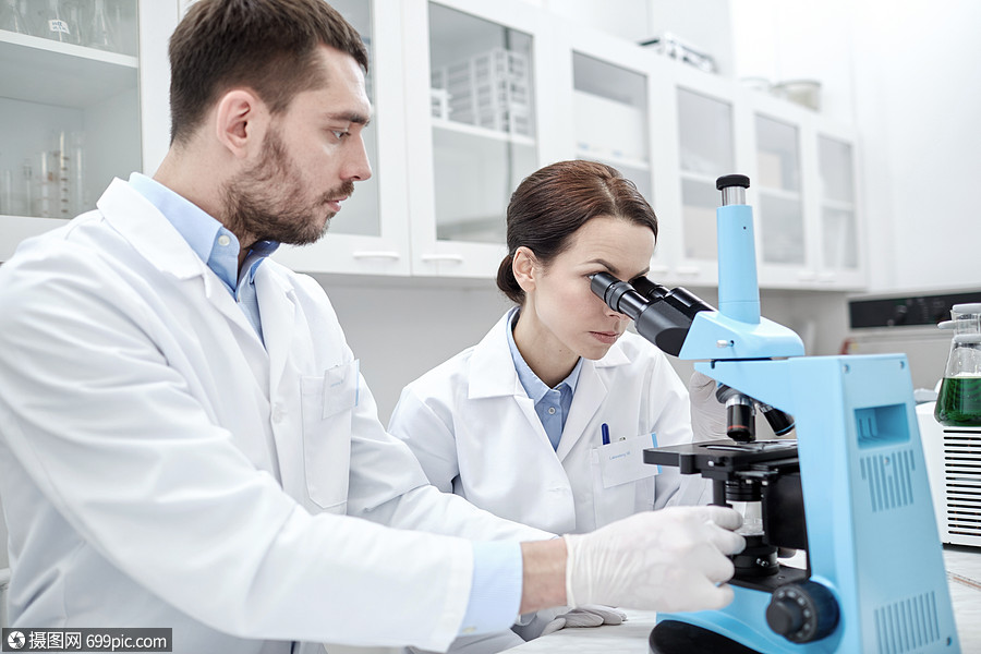 科学化学技术生物学人的轻科学家用试剂动璃,并临床实验室进行测试