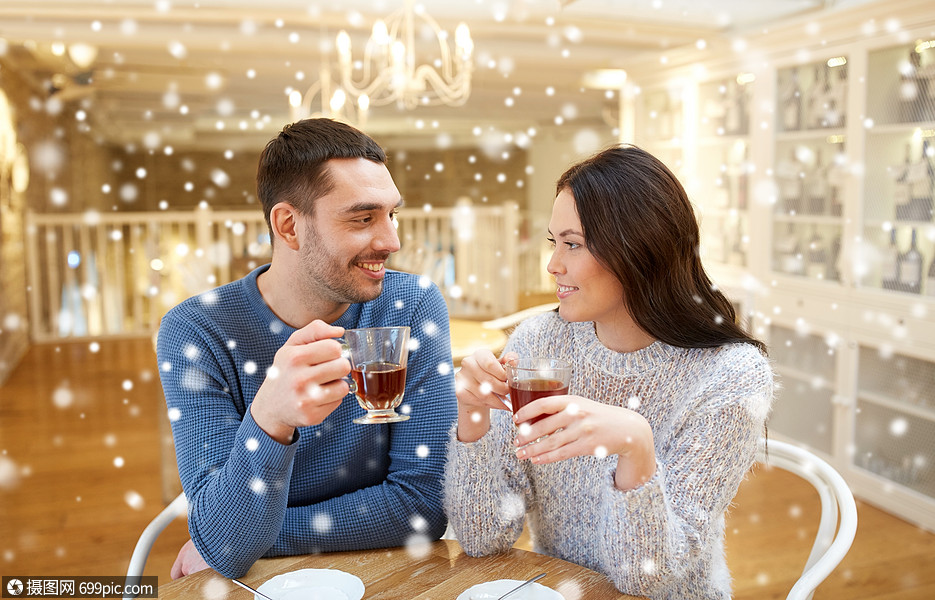 人,沟通约会的快乐的夫妇咖啡馆餐馆喝茶情人成人说话