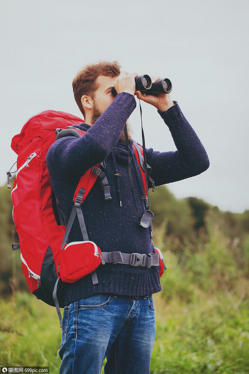 照片 外国人像 冒险,旅行,旅游,徒步旅行人的男人红色背包双目户外
