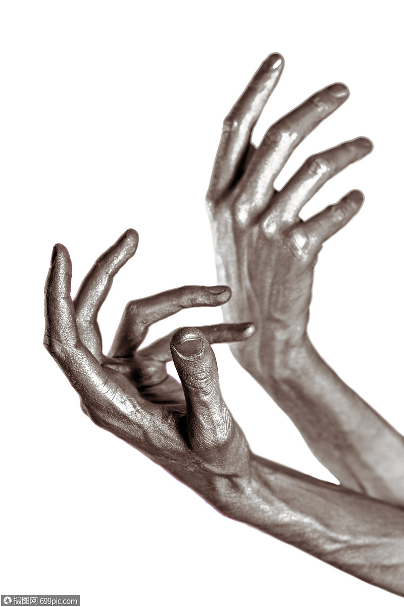 美丽的男人金属手,长手指白色的背景上