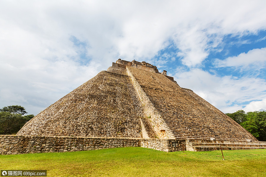 墨西哥尤卡坦的玛雅金字塔