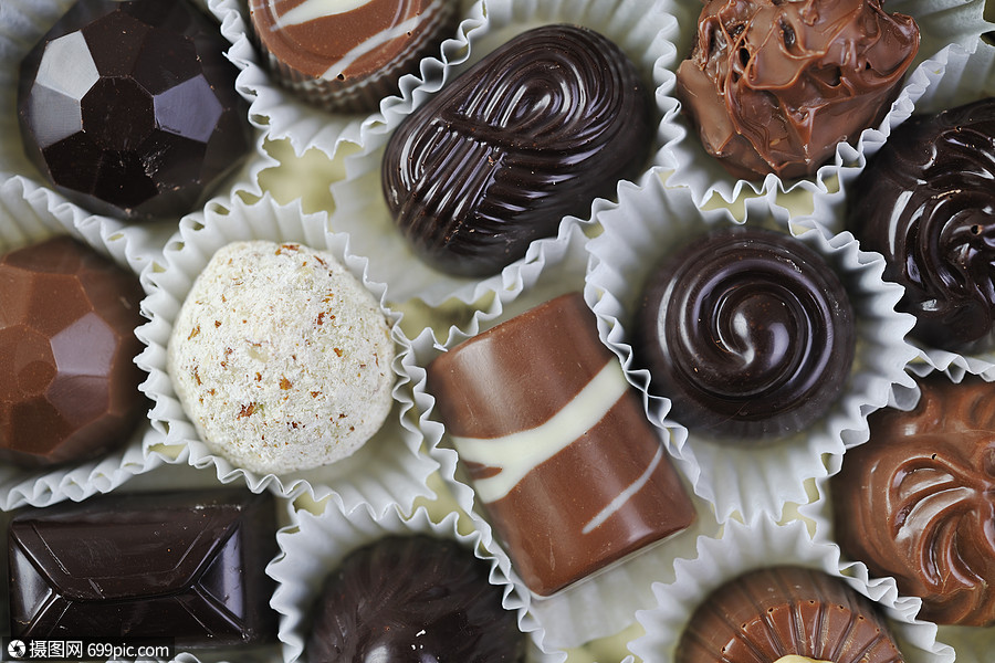 豪华甜蜜的praline巧克力装饰食品