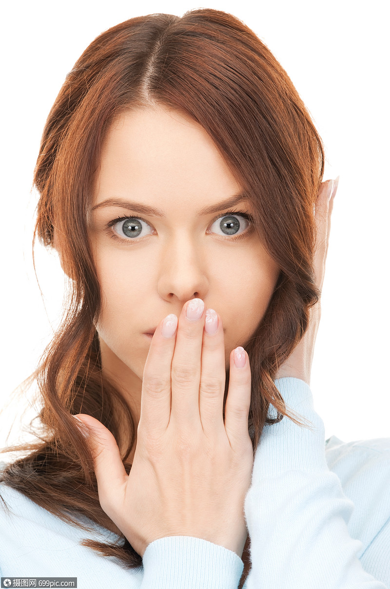 明亮的特写照片,女人用手捂住嘴人类严重的