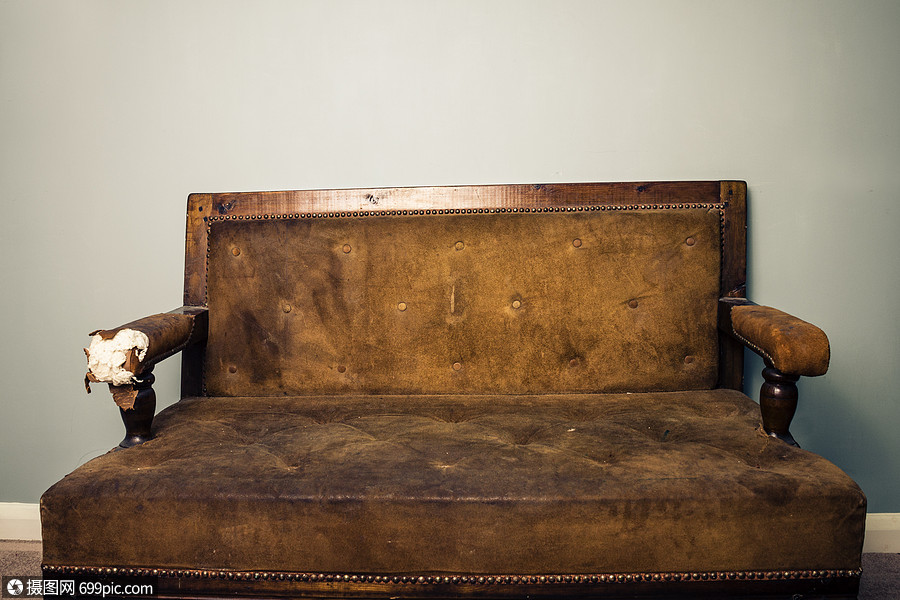 破旧的沙发
