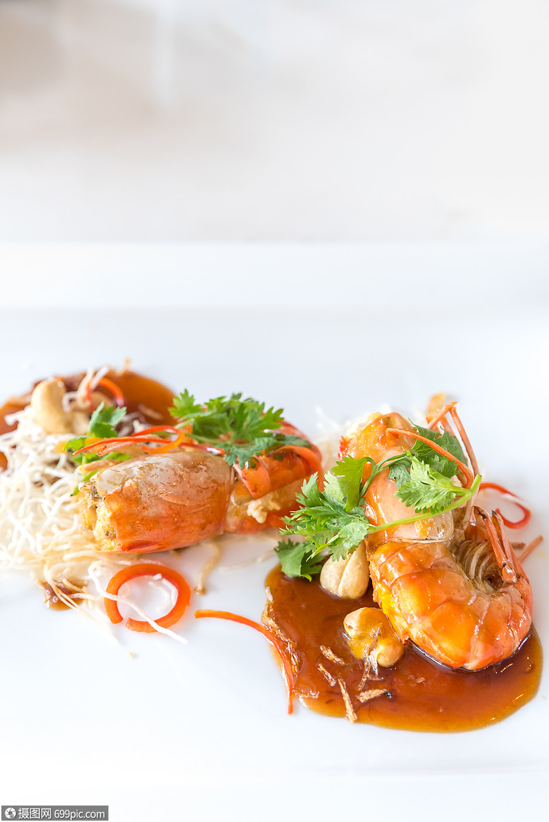 油炸虎虾烤虾与罗望子酱,泰国美食