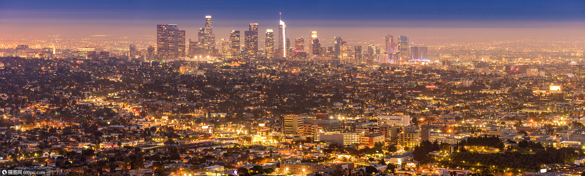洛杉矶市中心日落鸟瞰,加利福尼亚,美国