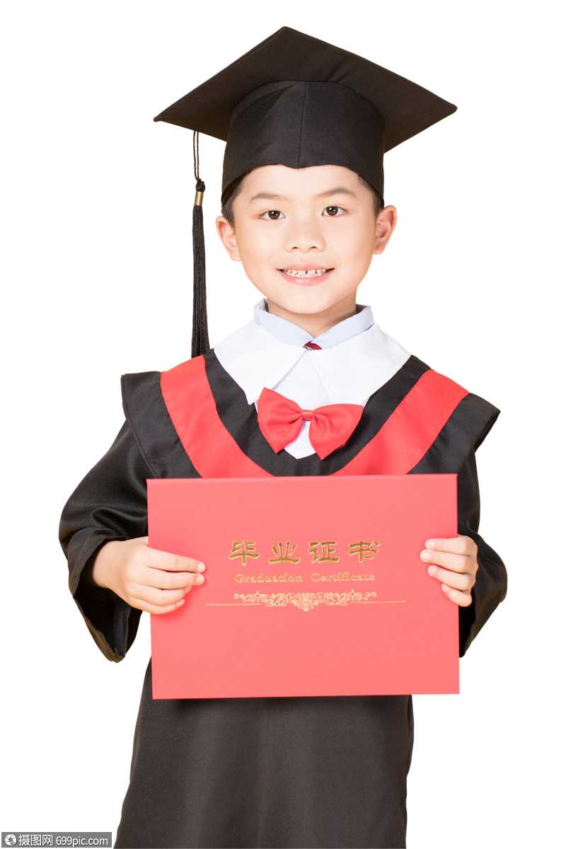 儿童学生穿学士服拍毕业照图片