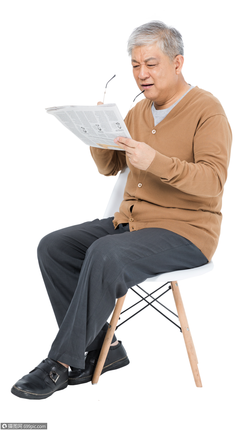 老年人看报纸老人男性