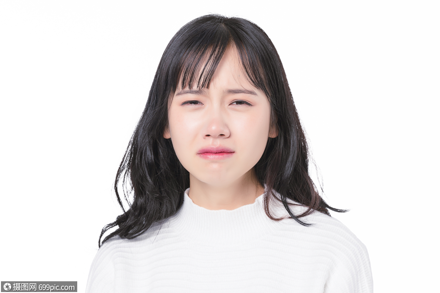 伤心哭泣的青春期少女