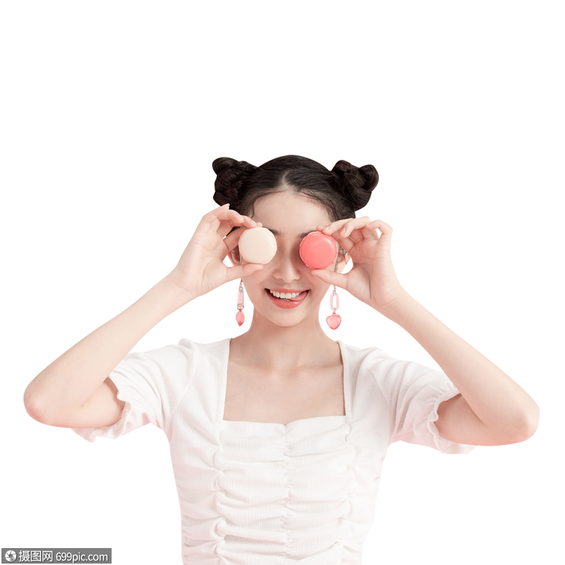 马卡龙挡眼睛的甜美女孩