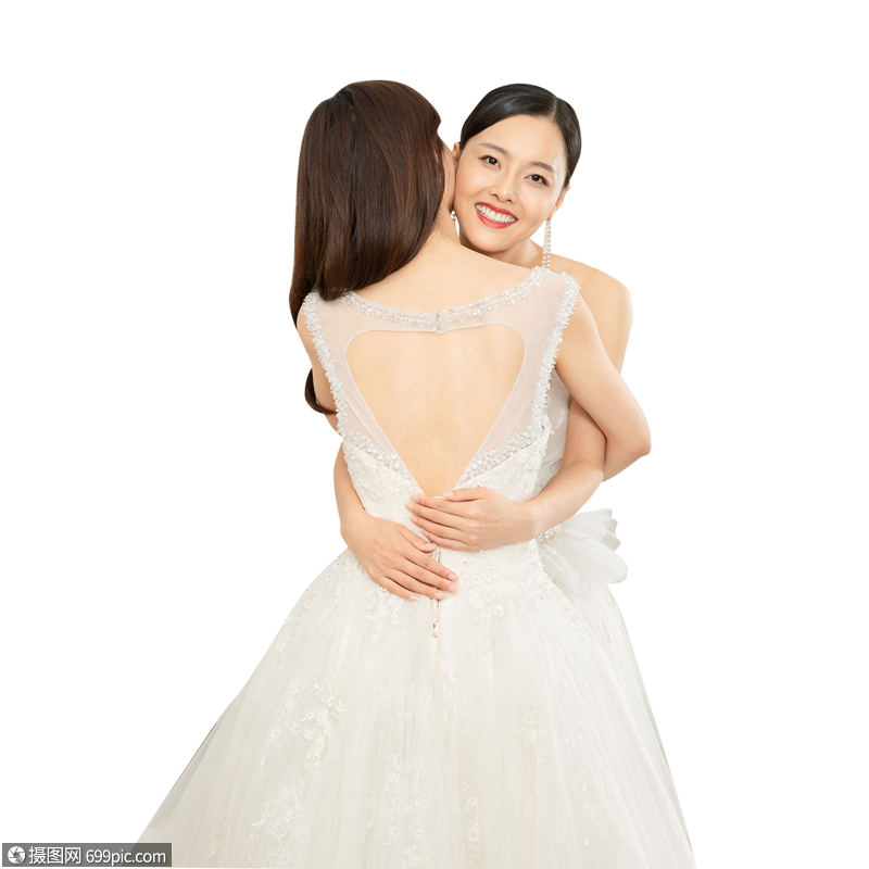 婚纱店一起试穿婚纱的闺蜜拥抱