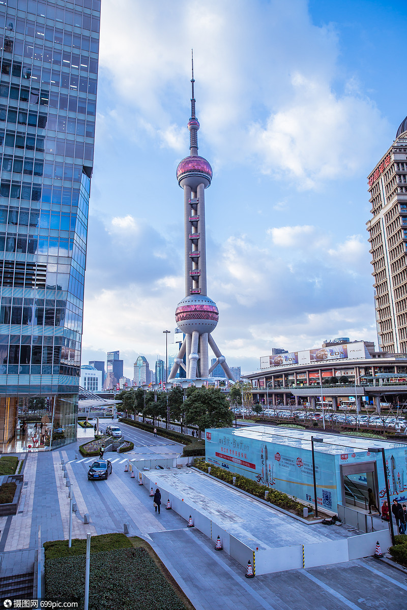 上海城市大气建筑东方明珠