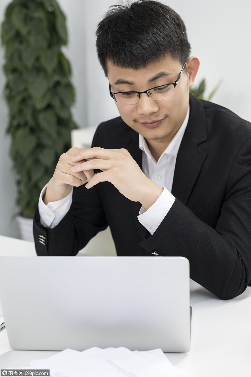 照片 商务办公 工作场所 办公室白领商务形象.jpg