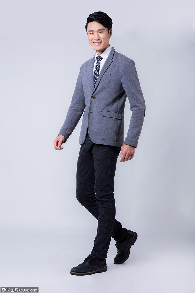 商务男士全身像棚拍