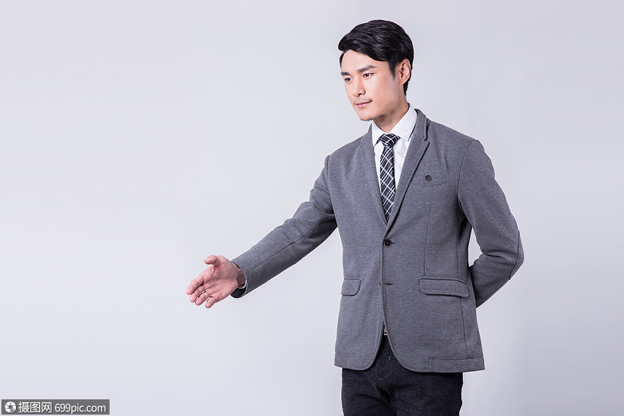 商务男士邀请介绍欢迎动作
