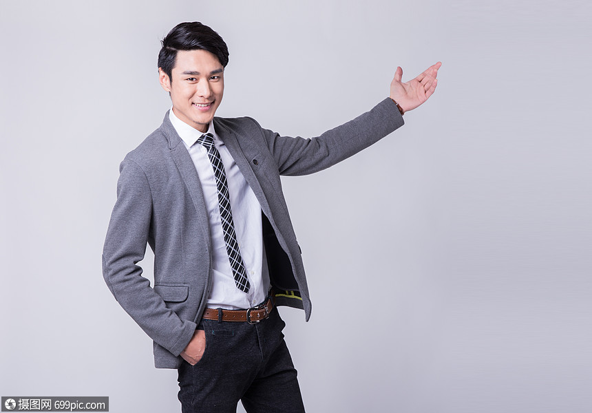 商务男士邀请介绍欢迎动作