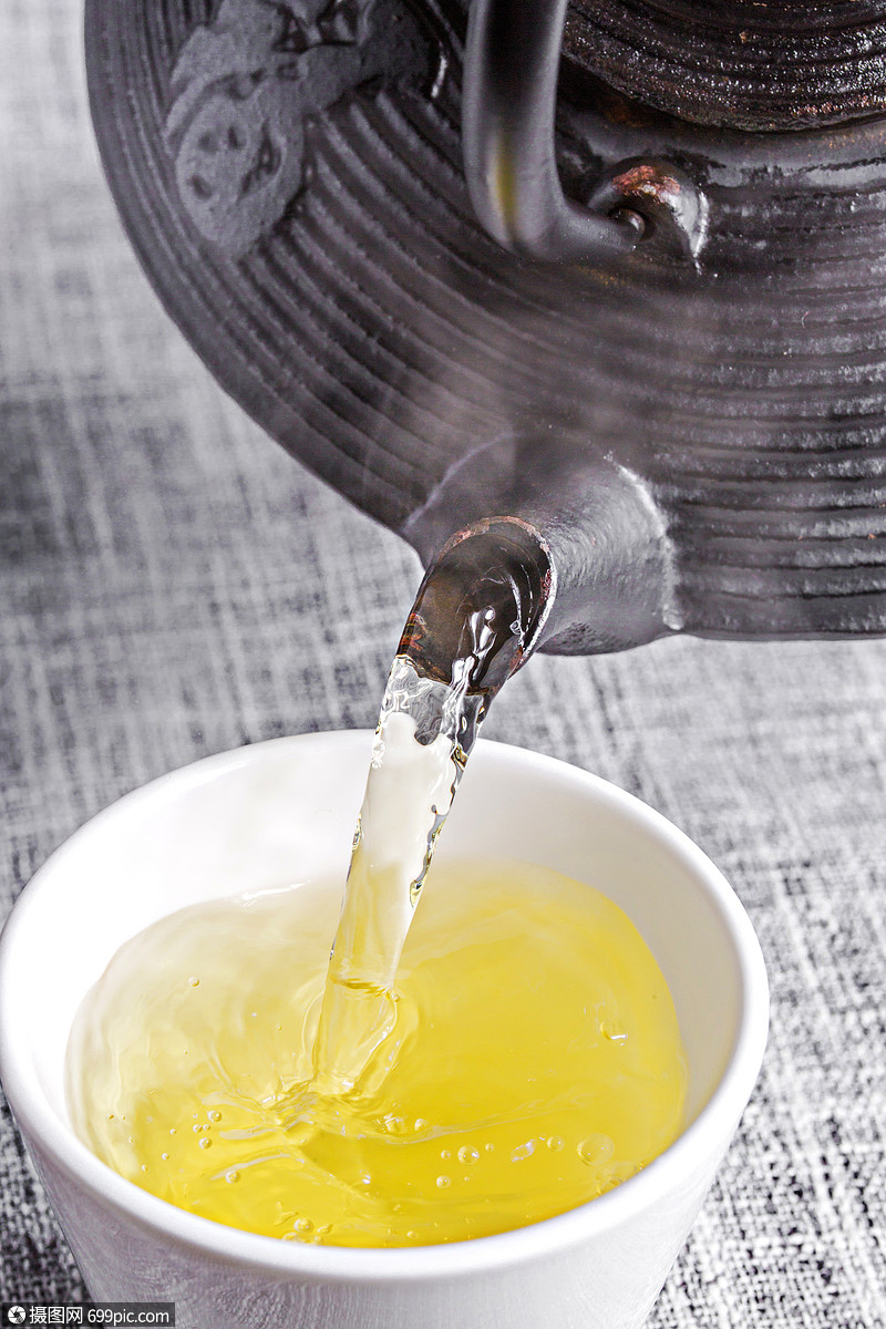 中式绿茶热茶热气图片