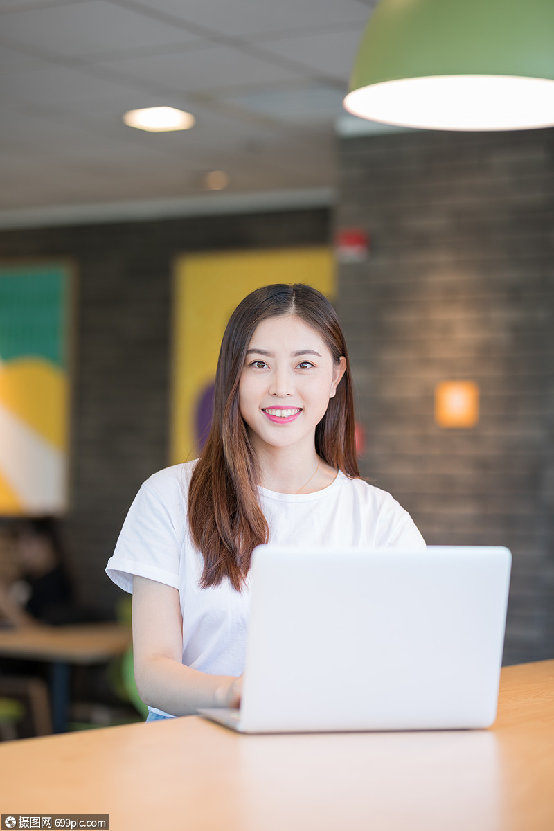 自信的职场女性