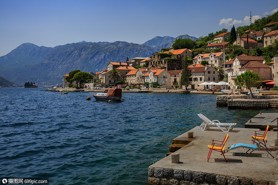 美丽的海湾旅游小镇