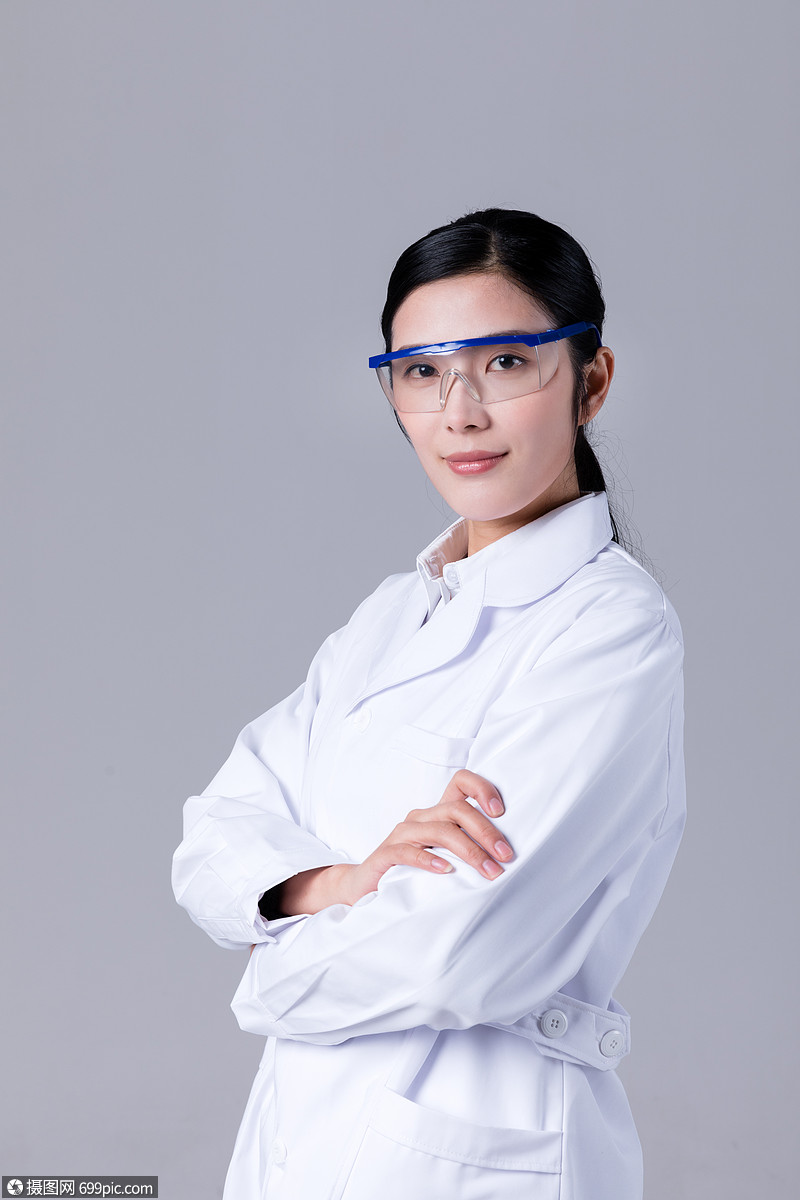 亲和女医生形象展示棚拍