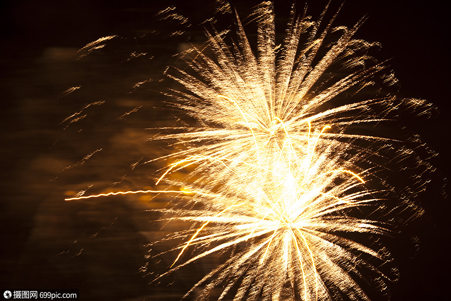 新年放烟火新春火花