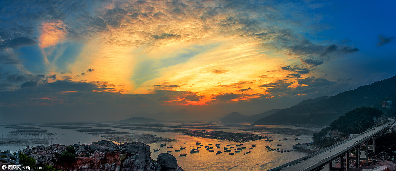 福建东壁海上日落全景云彩落日
