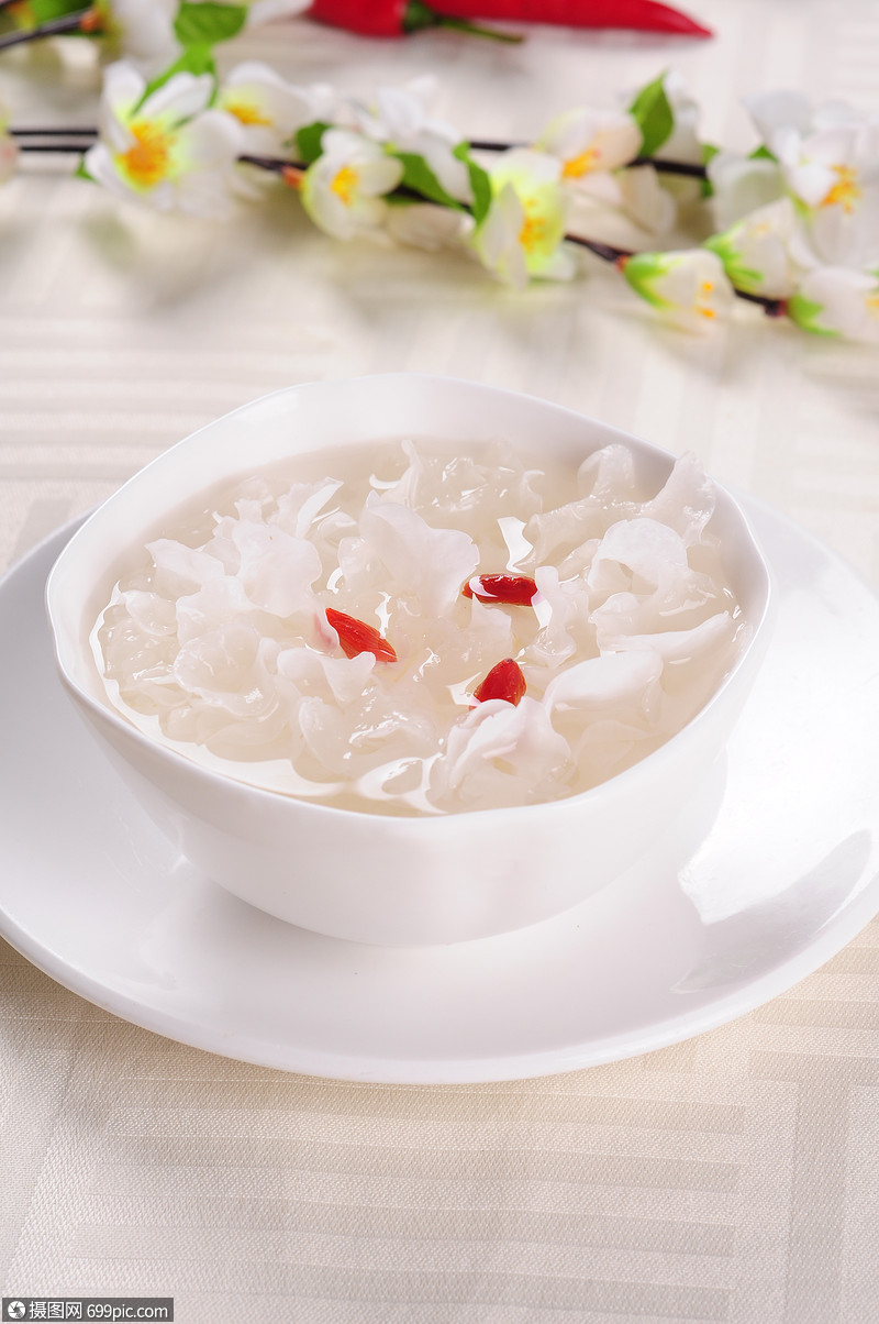 冰糖炖雪耳甜点糖水