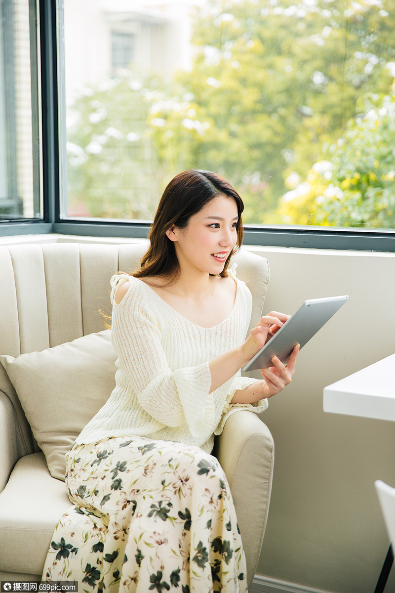 居家女性在家裡生活