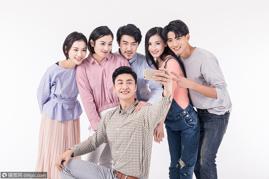 青年聚会众人开心自拍合影高清图片下载-正版图片500825680-摄图网