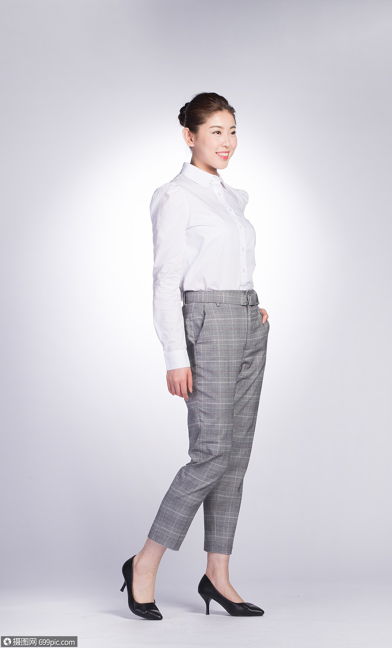 商务女性站姿工作模特