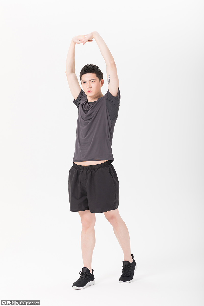 男性健身肢体拉伸热身动作生活方式单人运动