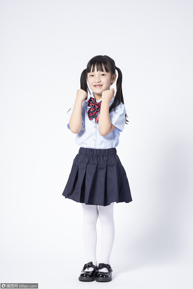 校服小女孩形象