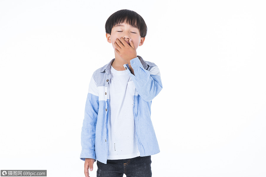 男孩打哈欠六一儿童