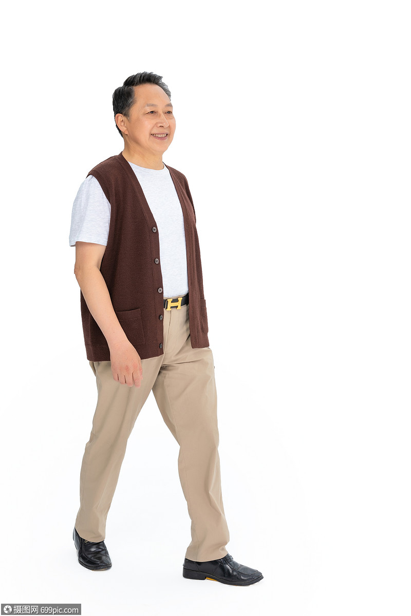行走的老年人