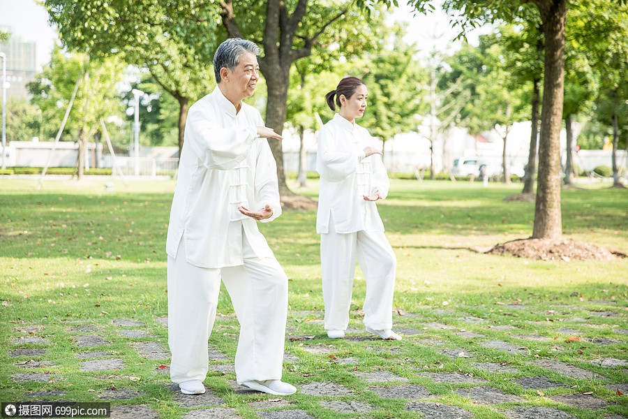 老年人太极锻炼养生长寿