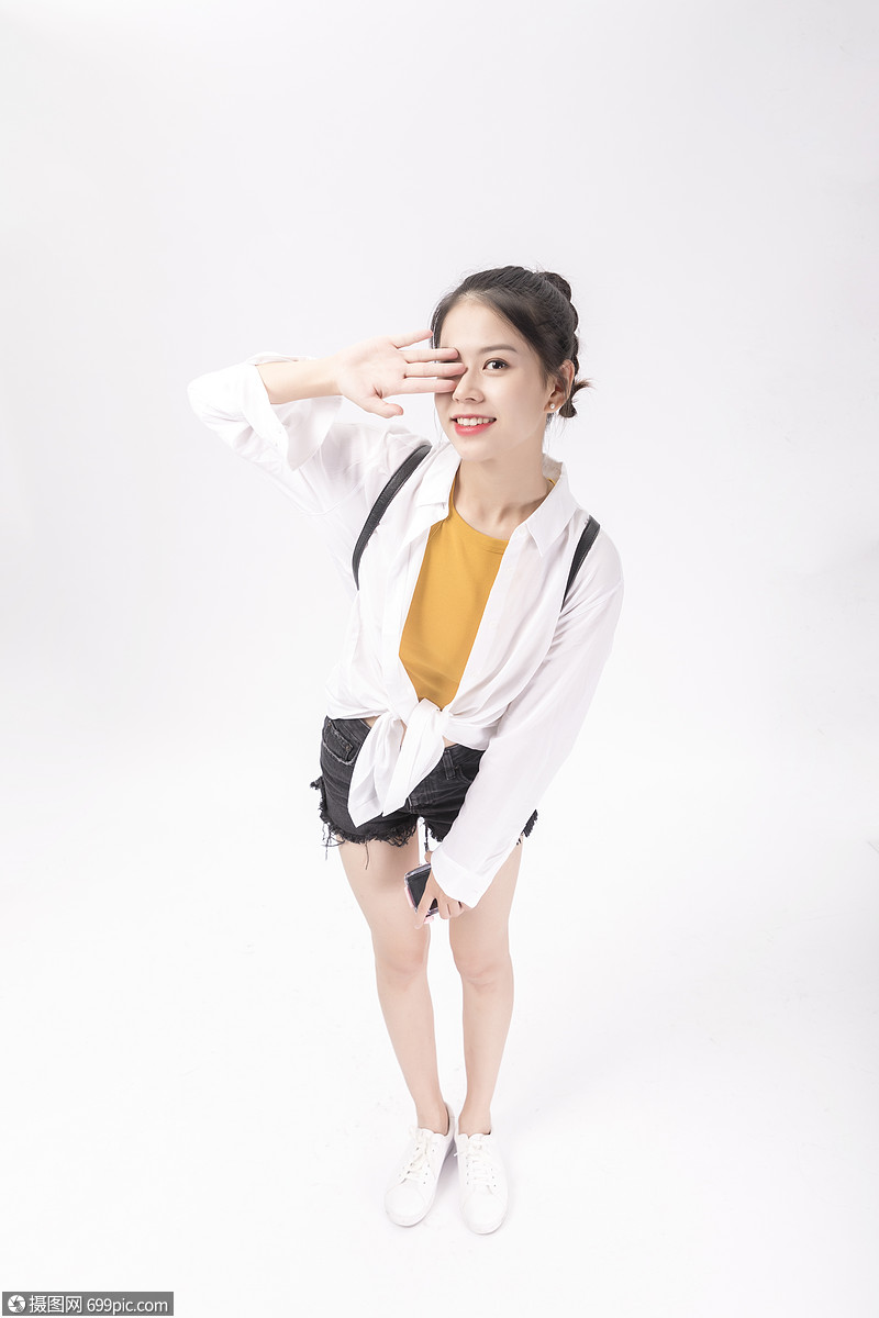 俏皮女学生白底图青春人物