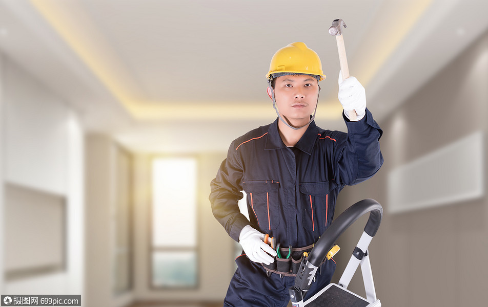 室内装修工人干活图片