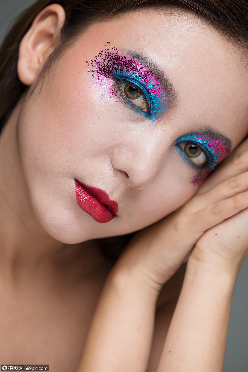 创意彩妆脸部特写