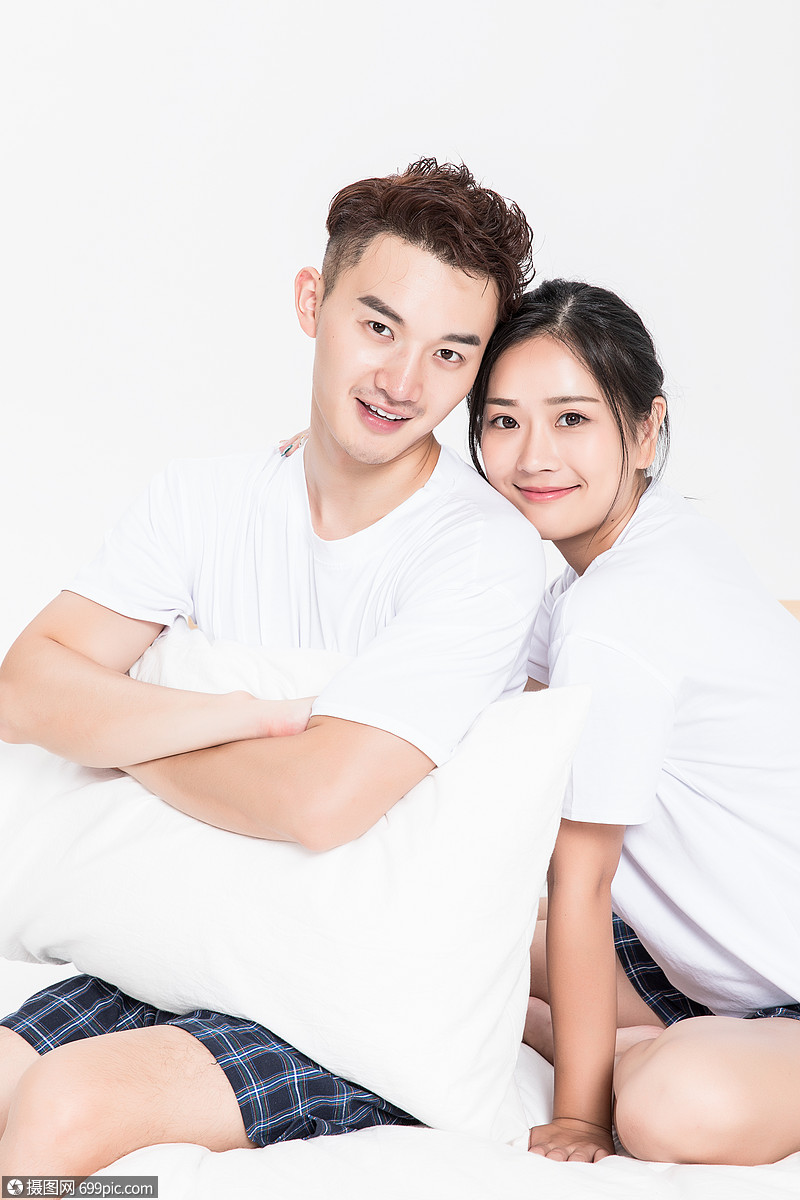 照片 人物情感 幸福甜蜜的情侣.jpg