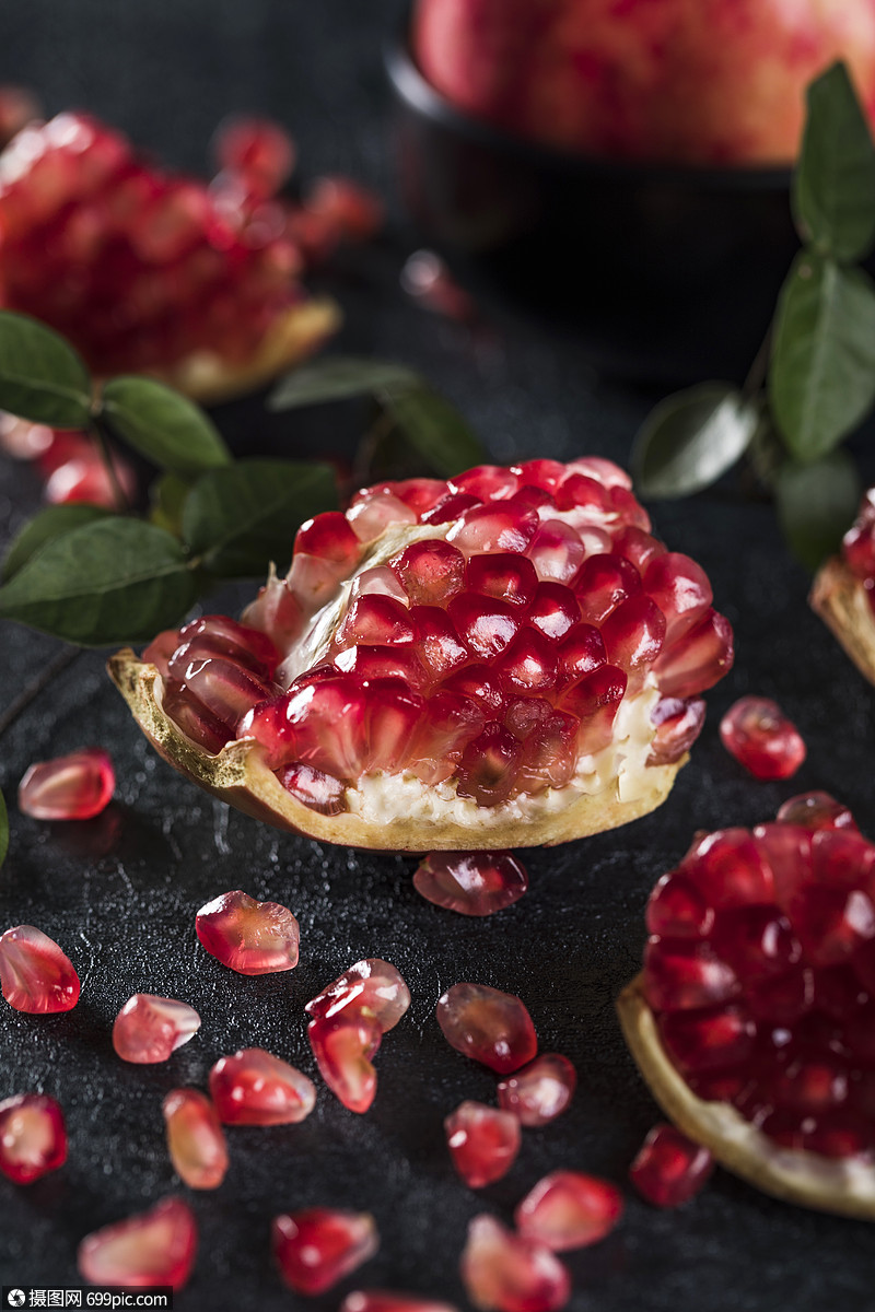 新鲜石榴果实水果图片