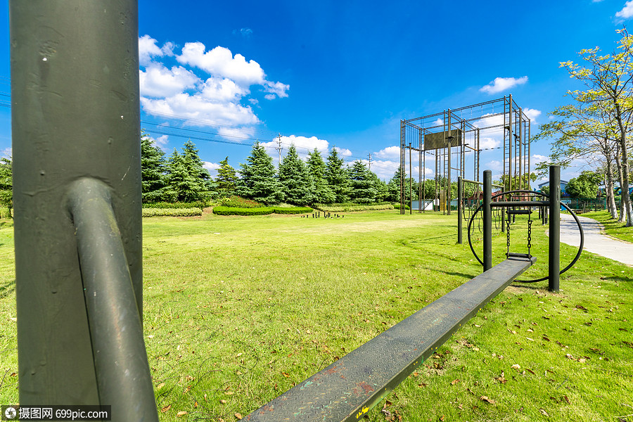 素质拓展障碍训练营场场地障碍训练场