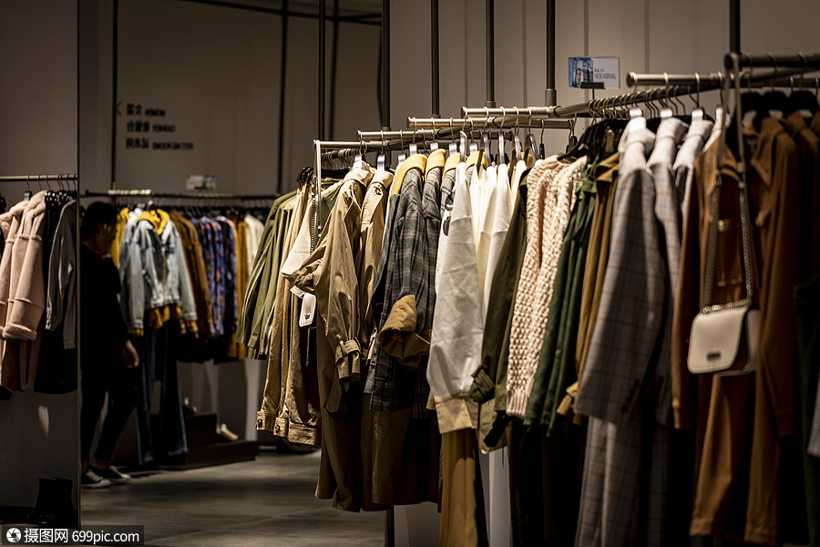 商场服装店衣服女装
