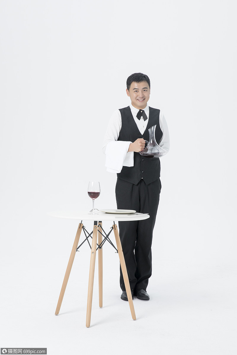 男服务员倒红酒男人人物