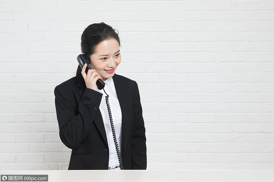 商務女性前臺打電話職場人物