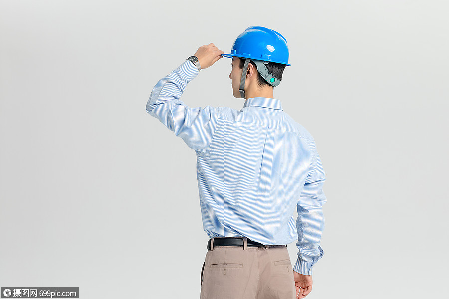 男性工程师背面建筑师安全帽