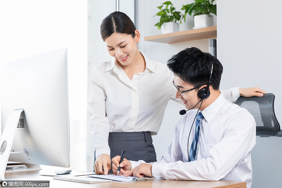 客服讨论交谈售后模特