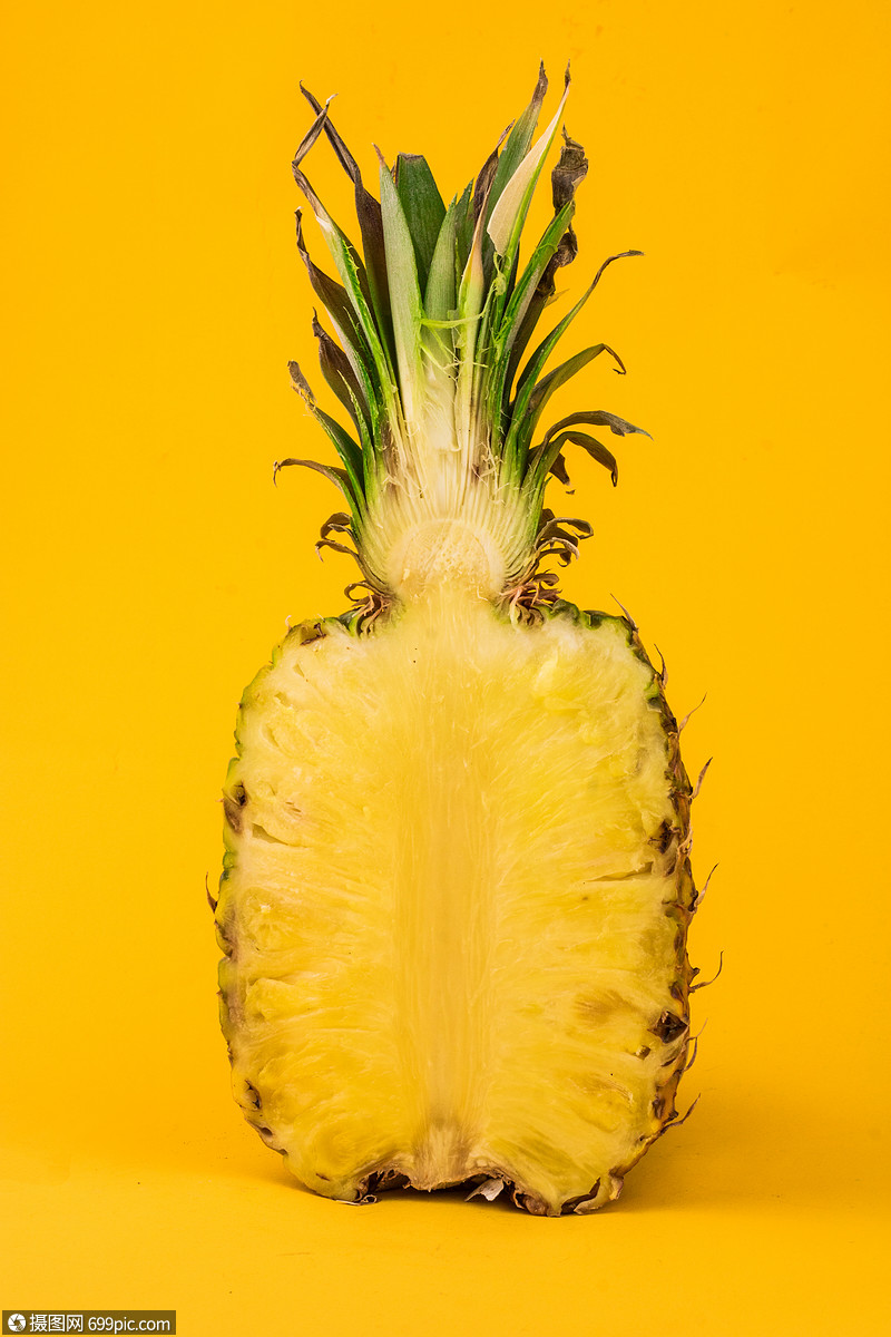 切开的凤梨
