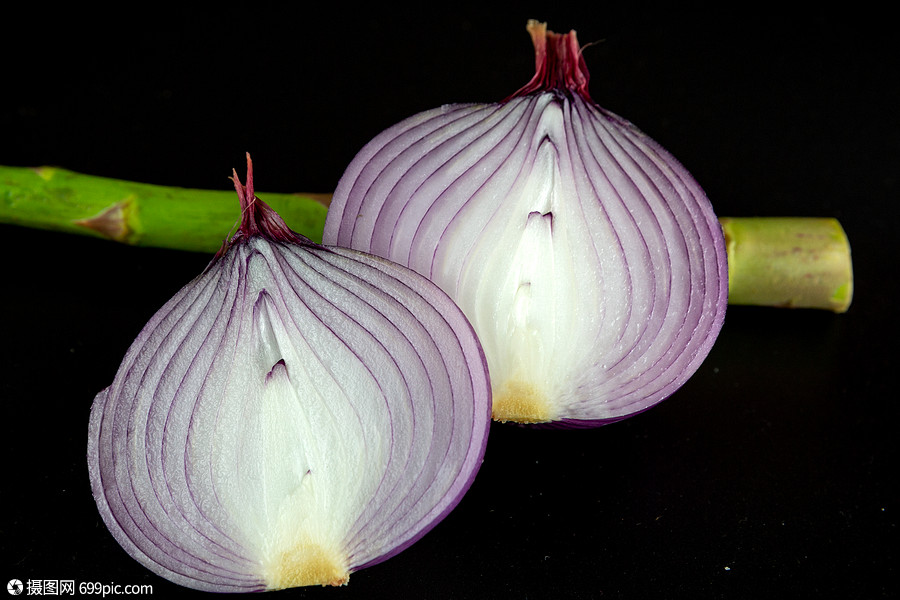 切开的洋葱玉葱葱头