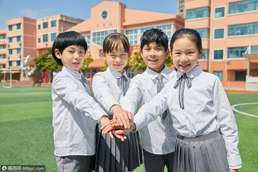 照片 职业形象 下课 小学生操场活动.jpg