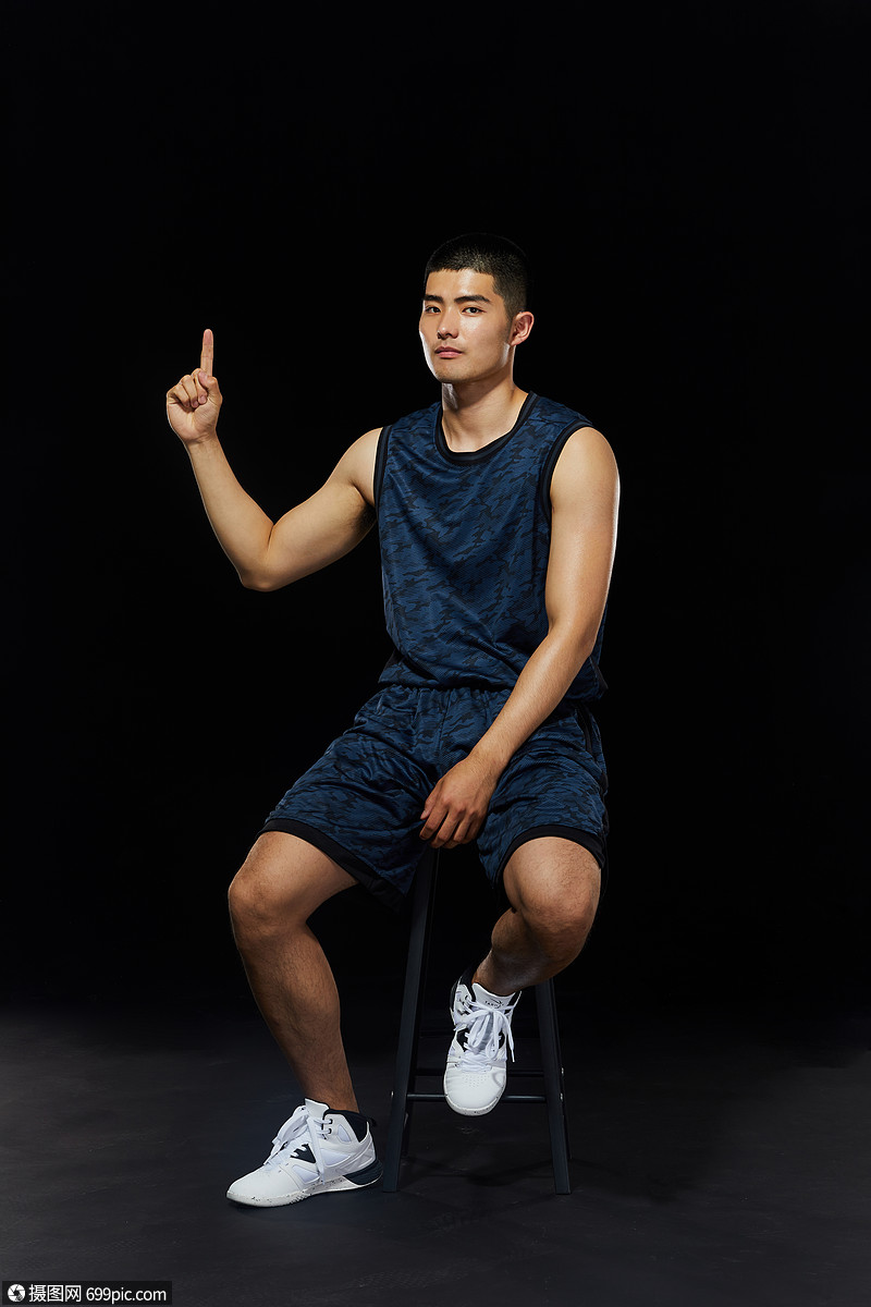 篮球运动员形象男性年轻